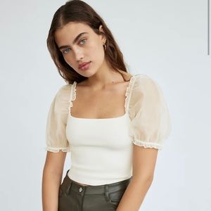 🤍 Aritzia Sheer Puff-Sleeve Crop Top